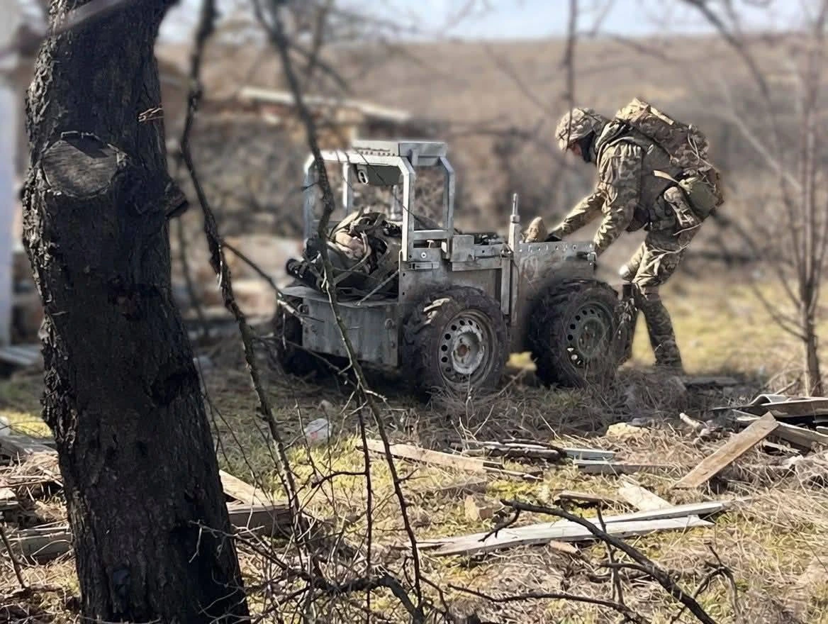 "Роботів з "Термінатора" немає, однак наші НРК теж можуть замінити людей", - Флеш