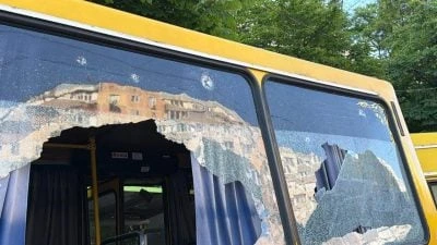Росія атакувала Одесу: сталося влучання у зупинку громадського транспорту, є поранені