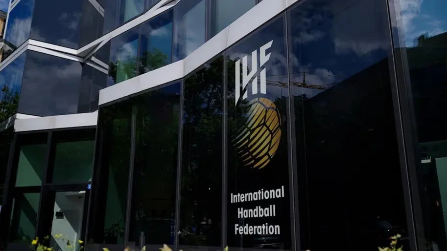 Російським гандболістам дозволили повернутися на міжнародні турніри з прапором і гімном