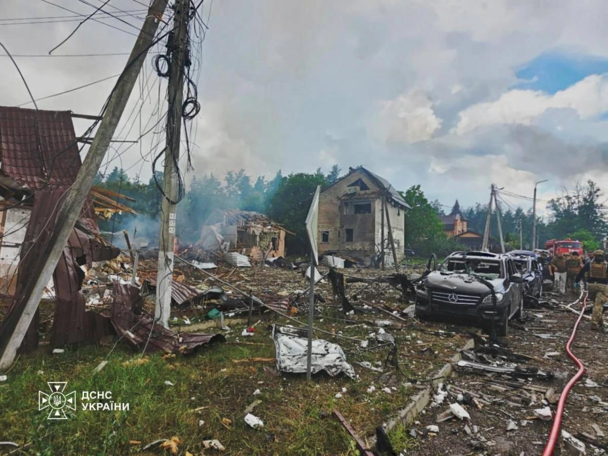"Розриває на молекули": журналістка розкрила страшні подробиці удару по виставці на Київщині