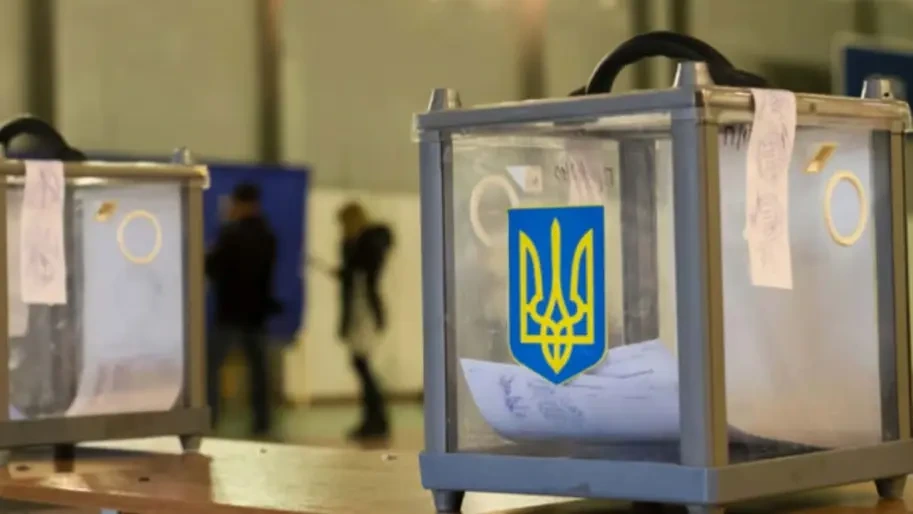 "Нереально через Конституцію і розірве країну", — як політикум та активісти відреагували на слова Федорова про необхідність виборів